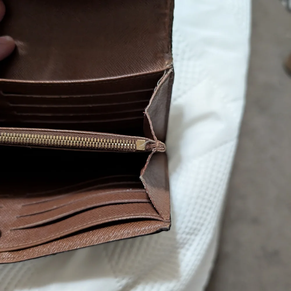Authentic Louis Vuitton Brown and Gold Monogram Wallet - Picture 5 of 8